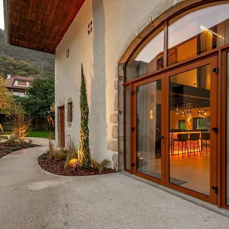 Woodloft, A Unique Place With An Indoor Pool! *