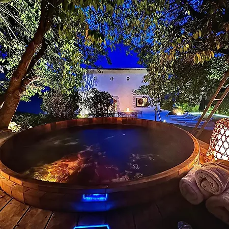 Villa Woodloft, A Unique Place With An Indoor Pool! Sevrier